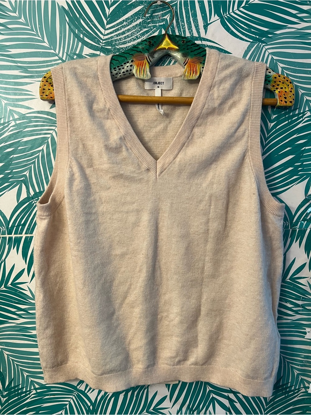 .Object Cream V-Neck Sleeveless sweater vest sz M